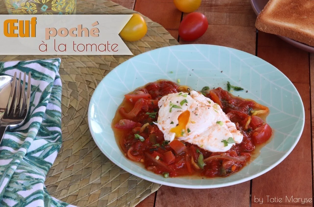 Oeuf poché à la tomate