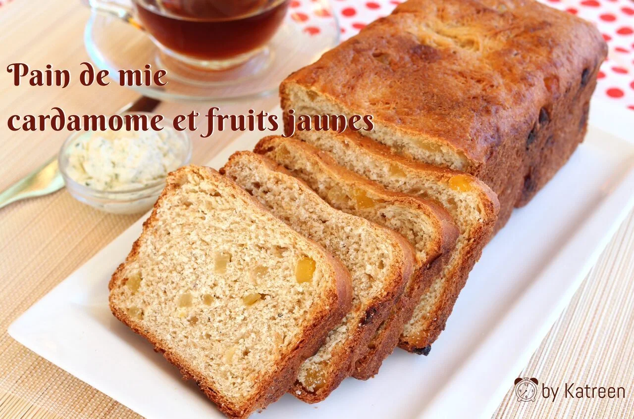 Pain de mie cardamome et fruits jaunes