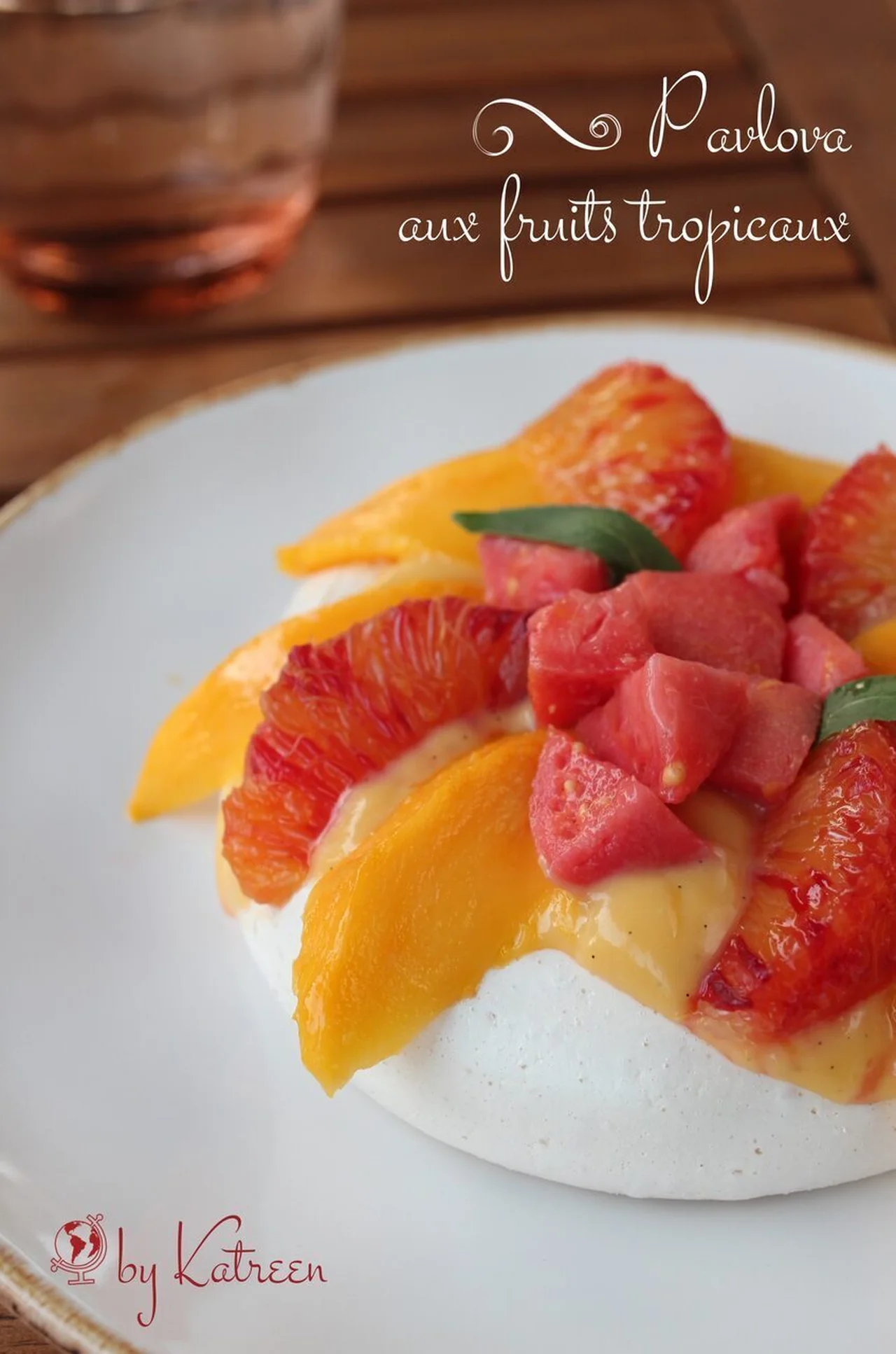 Pavlova aux fruits tropicaux