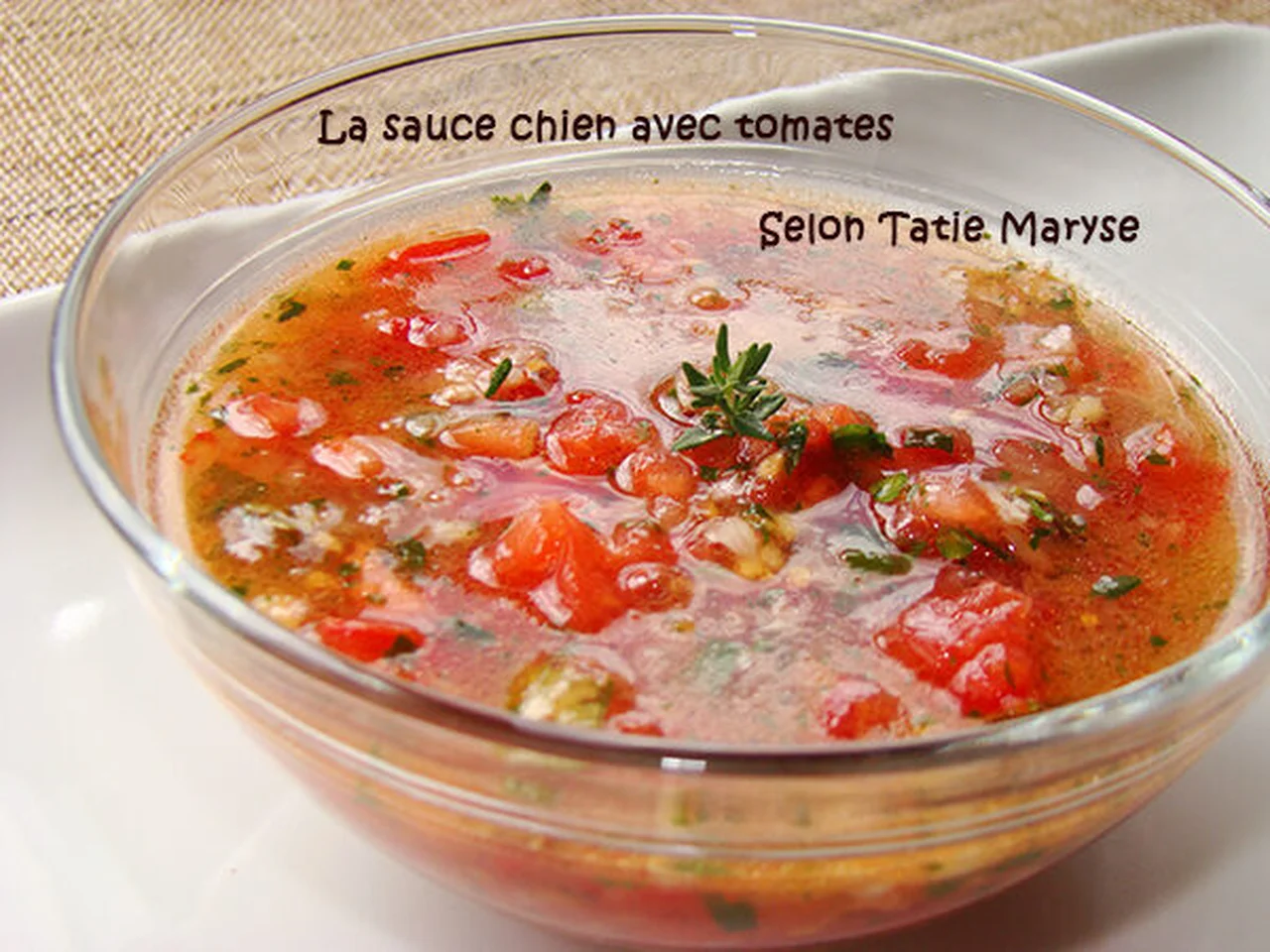 Sauce chien avec tomates
