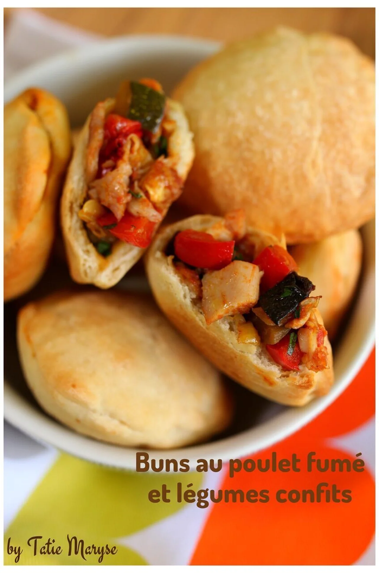 Buns au poulet fumé et légumes confits