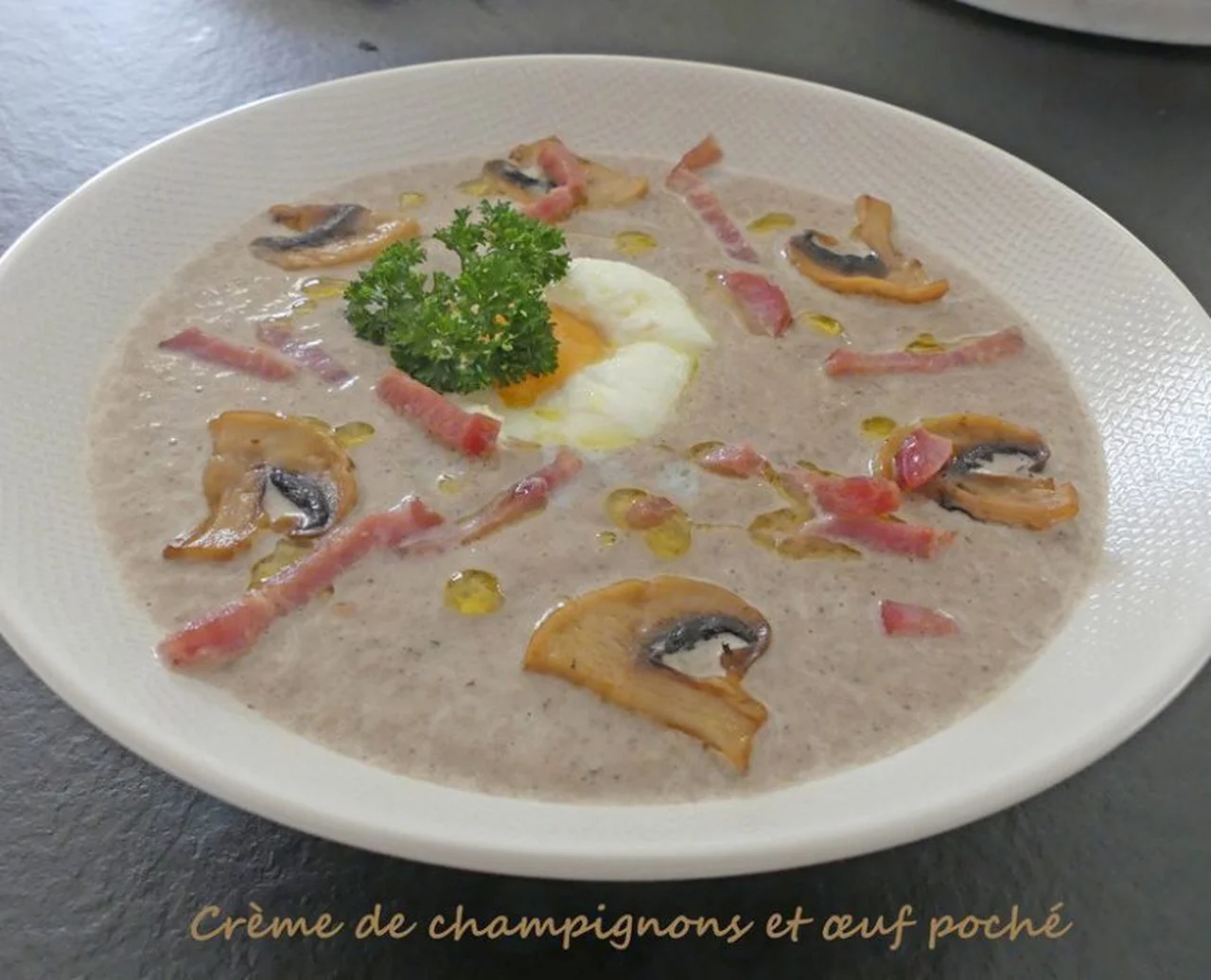 Crème de champignons et œuf poché