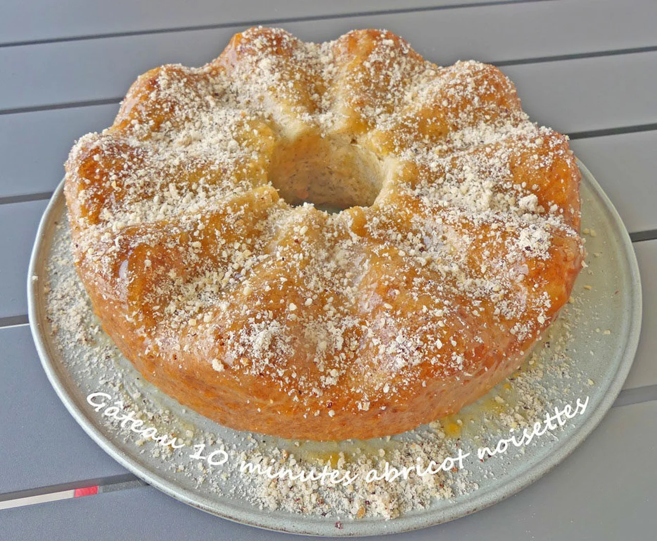 Gâteau 10 minutes abricot noisettes
