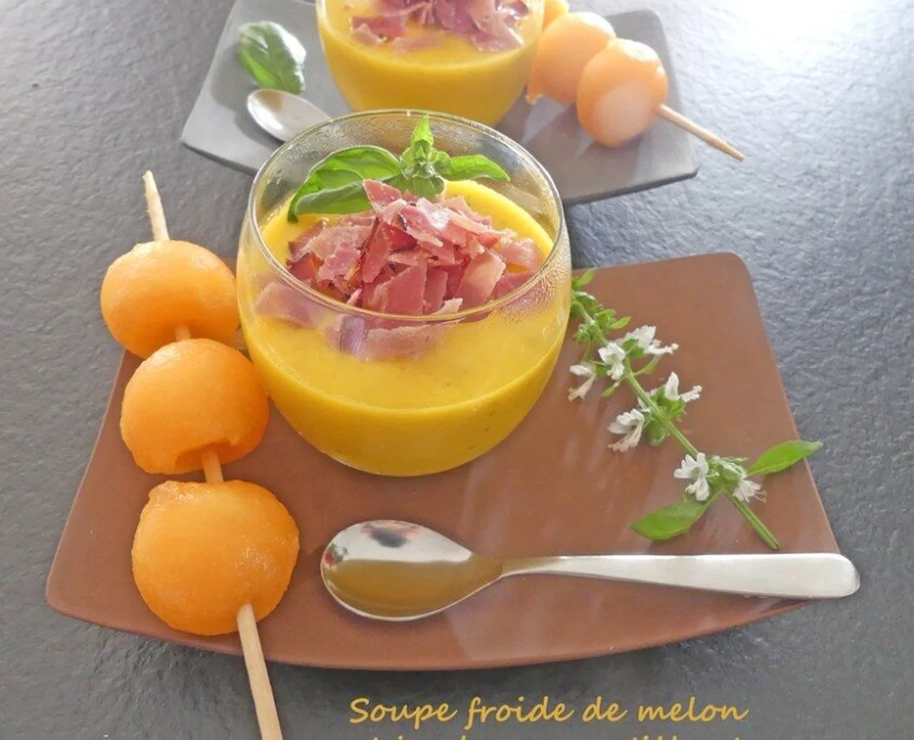 Soupe froide de melon et jambon croustillant