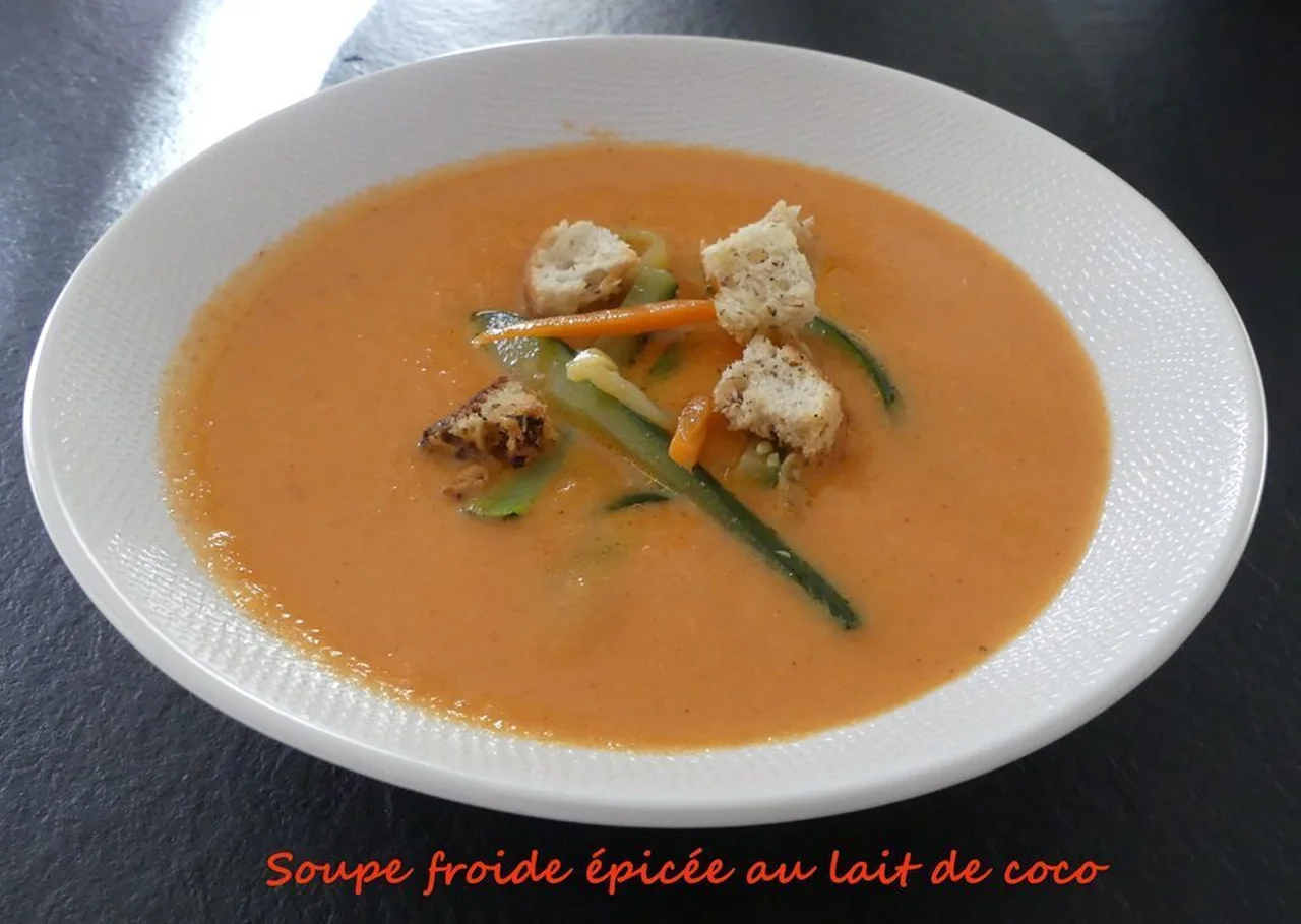 Soupe froide épicée au lait de coco