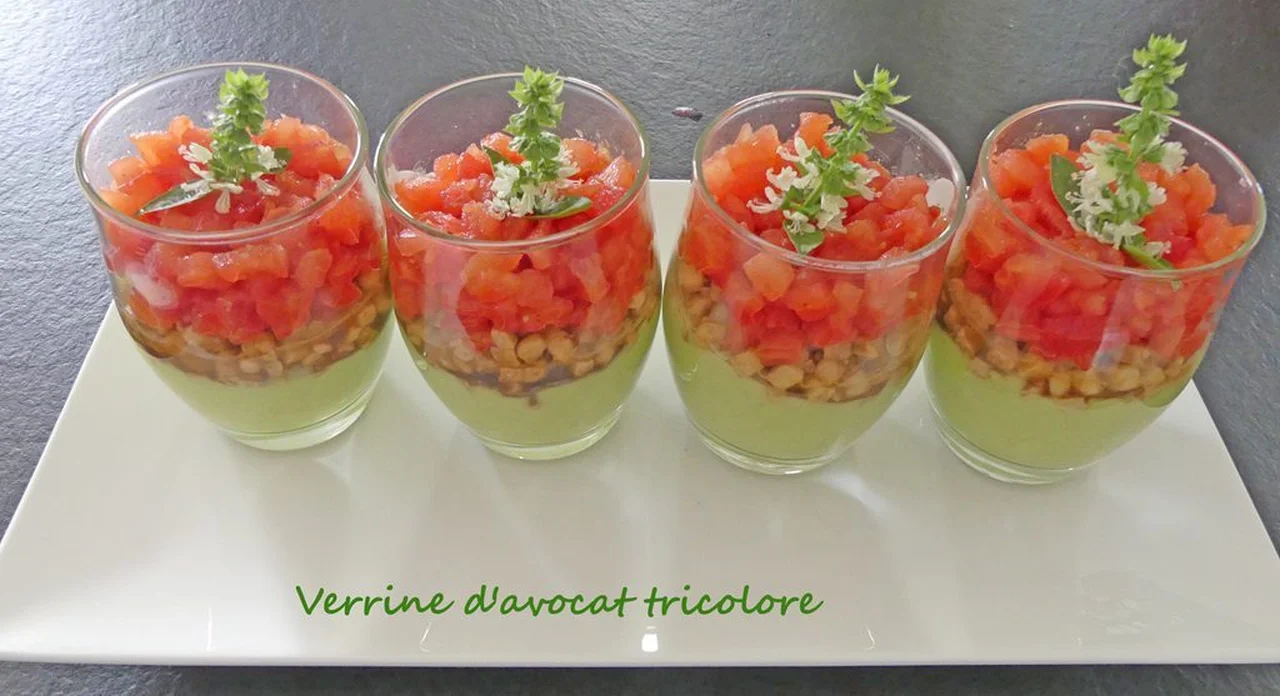 Verrine d'avocat tricolore