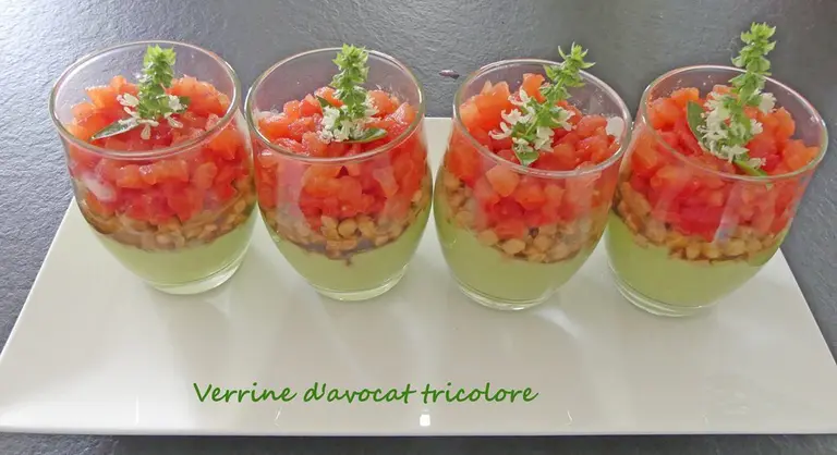 Verrine d'avocat tricolore