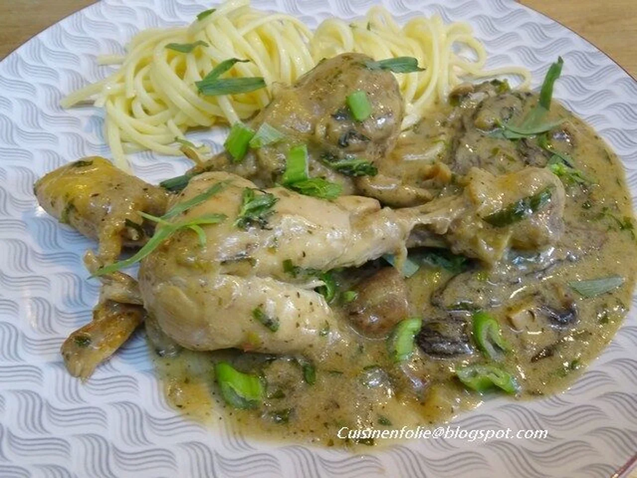 Cuisses de poulet aux morilles, sauce à l'estragon