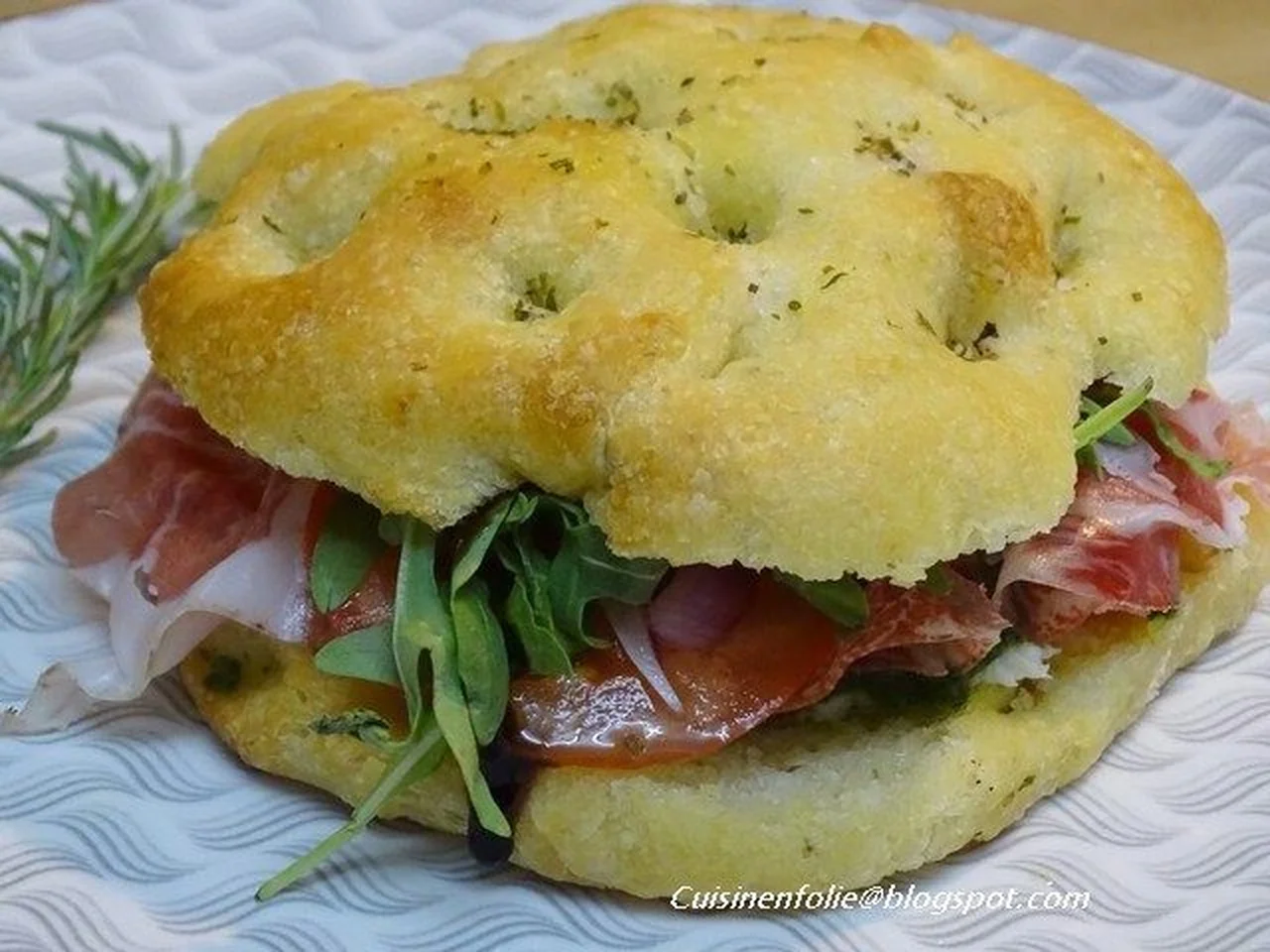 Focaccia de semoule fine garnie
