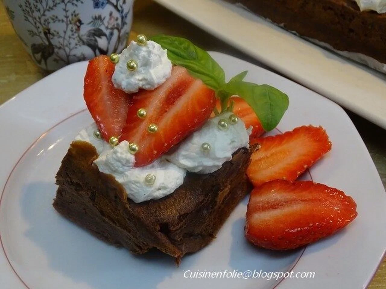Fondant au chocolat, chantilly et fraises Gariguettes