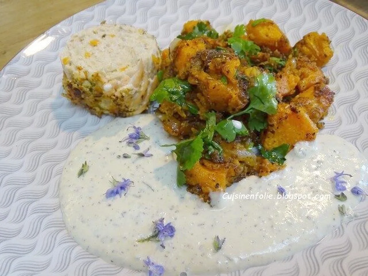 Patates douces aux épices rôties, sauce blanche à la feta