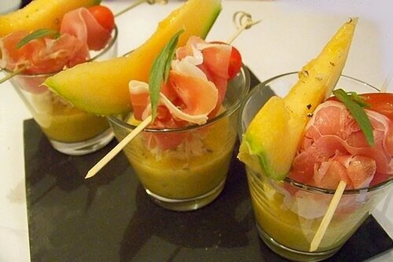 Soupe de melon à l'estragon et jambon Serrano