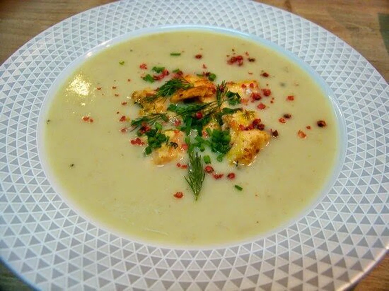 Velouté d'endives au saumon et gingembre