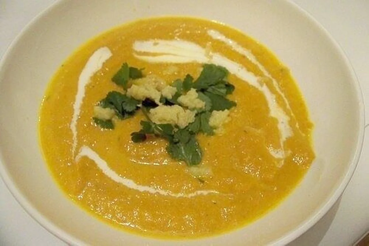 Velouté carottes-navets au curry et gingembre
