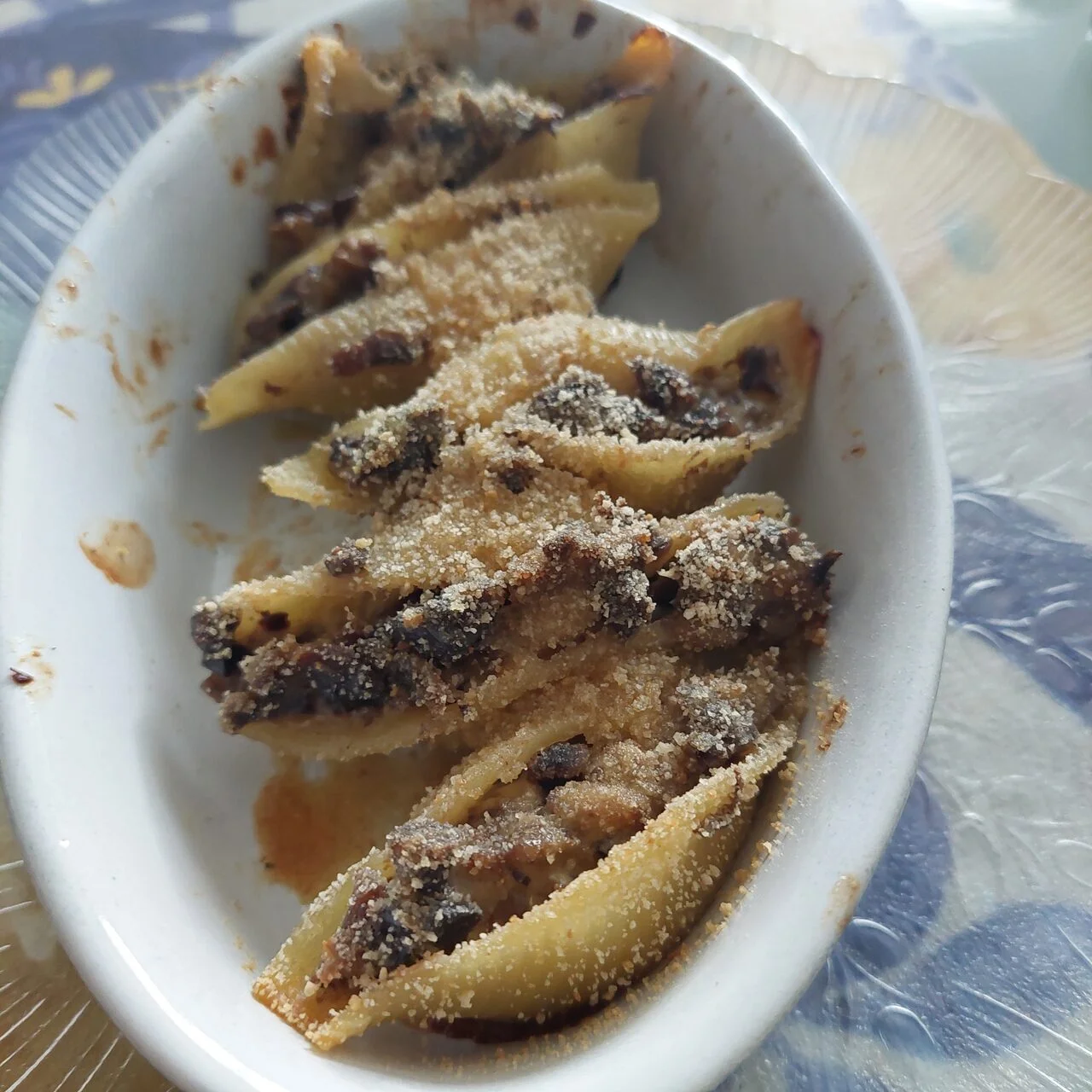 Conchiglioni farcis aux gésiers et champignons
