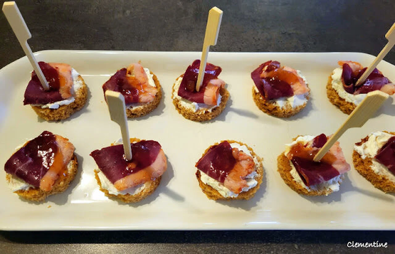 Bouchées pain d'épices canard fumé et chutney