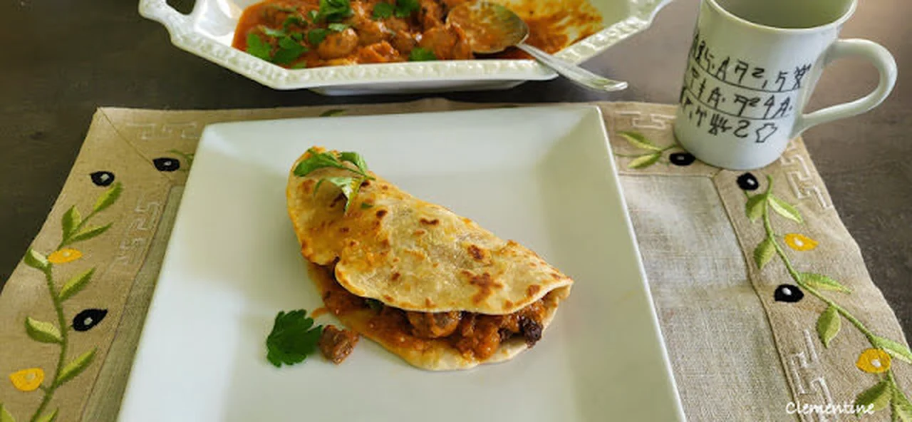 Boulettes de viande épicées et flatbread