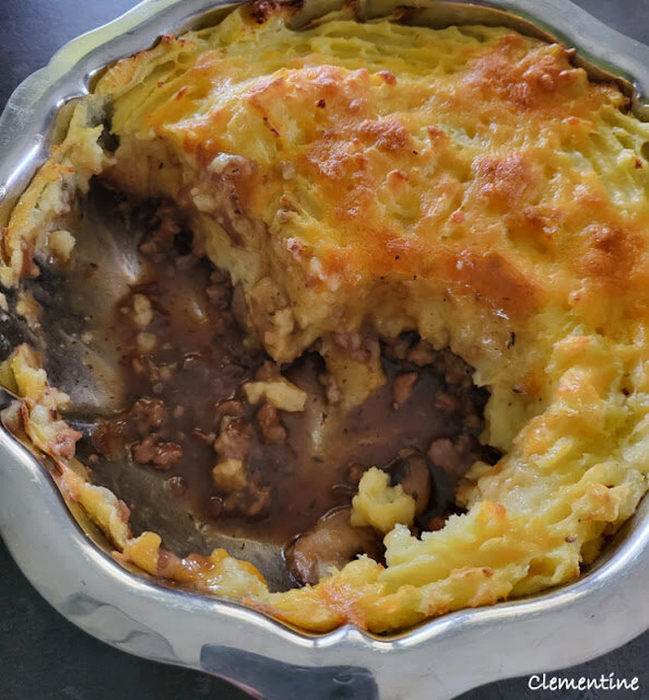 Chair à saucisse et purée de pommes de terre au cheddar