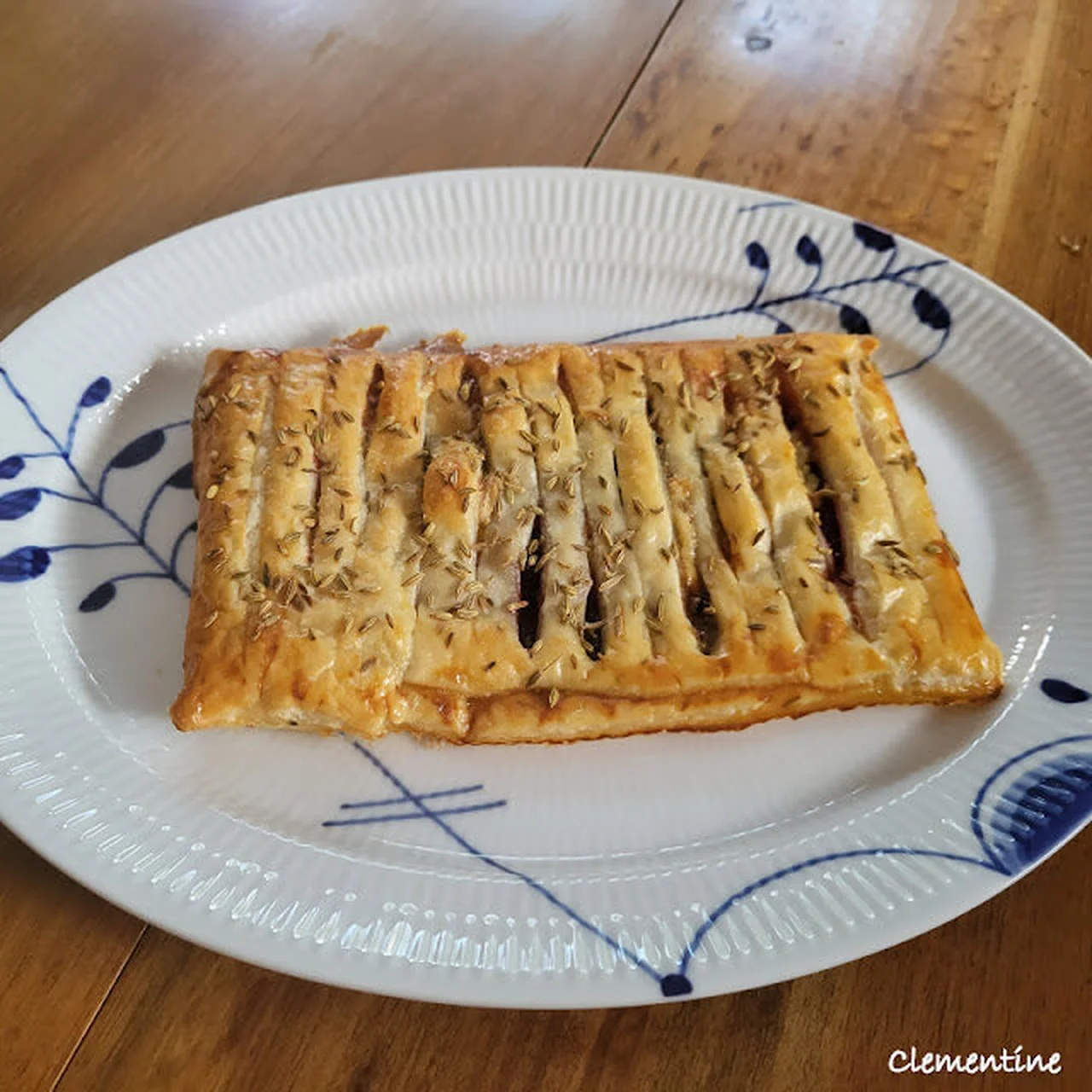Feuilleté betteraves, échalotes confites et Roquefort