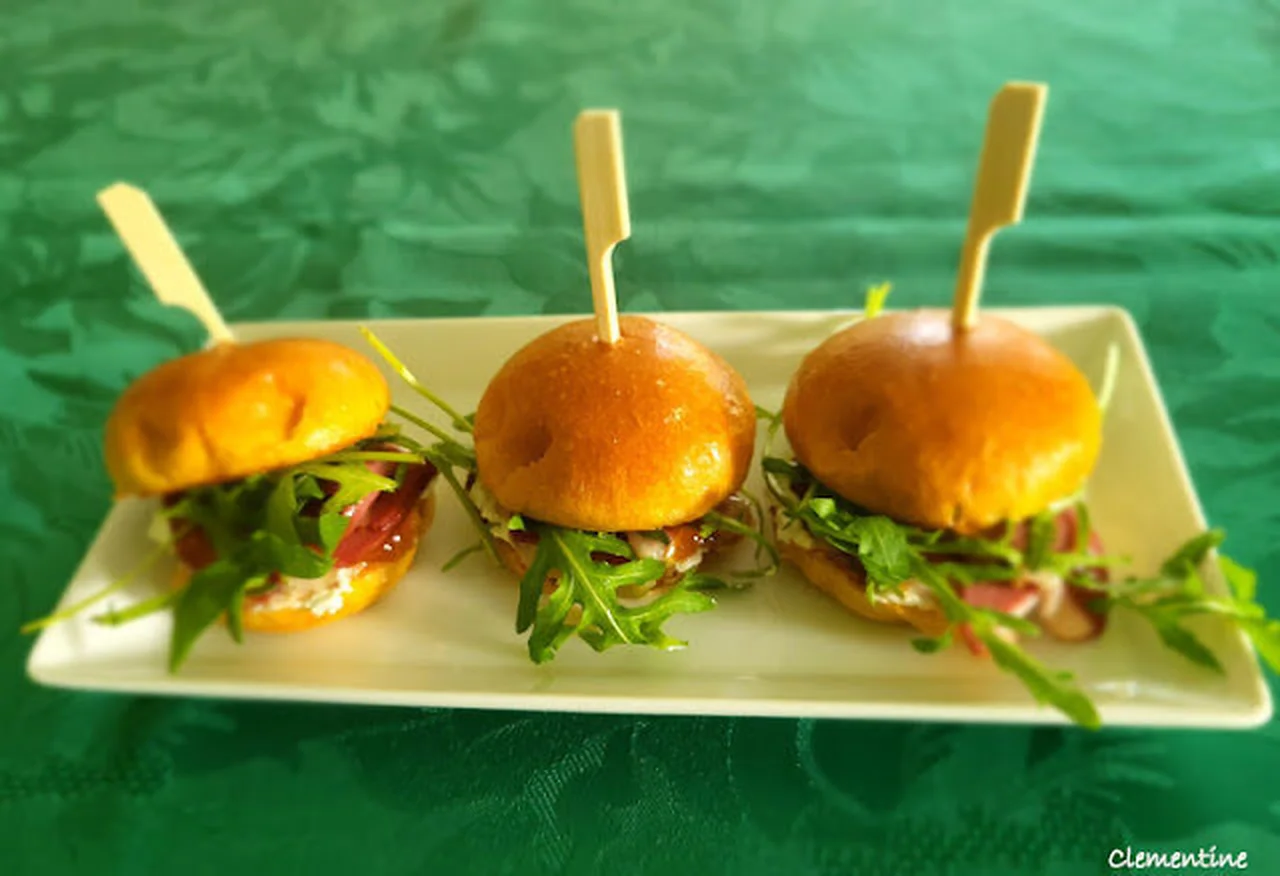 Mini burgers au magret de canard séché et chutney