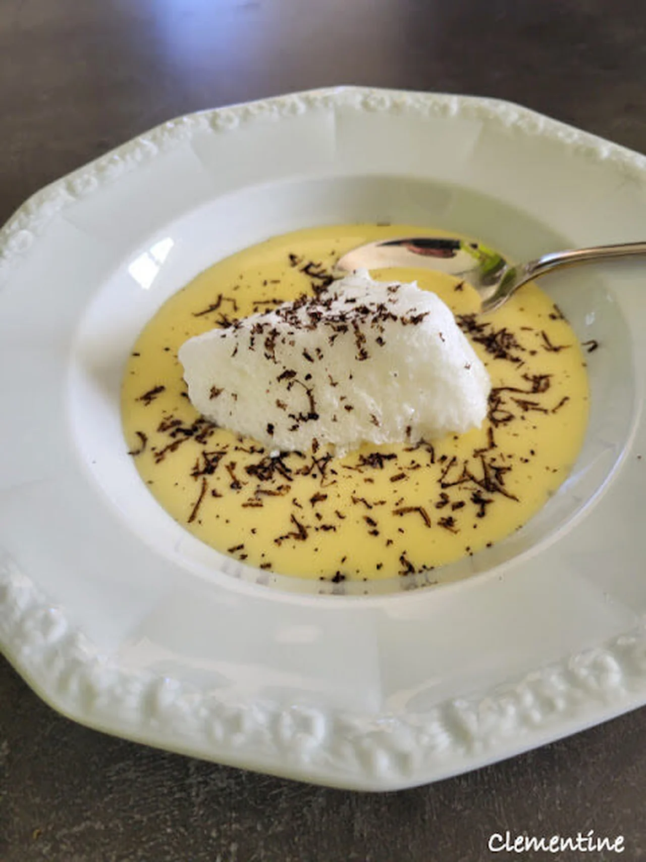 Œufs à la neige à la truffe