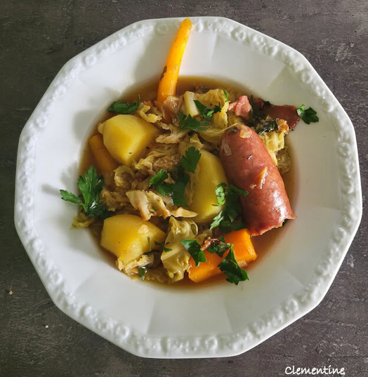 Potée aux saucisses et légumes