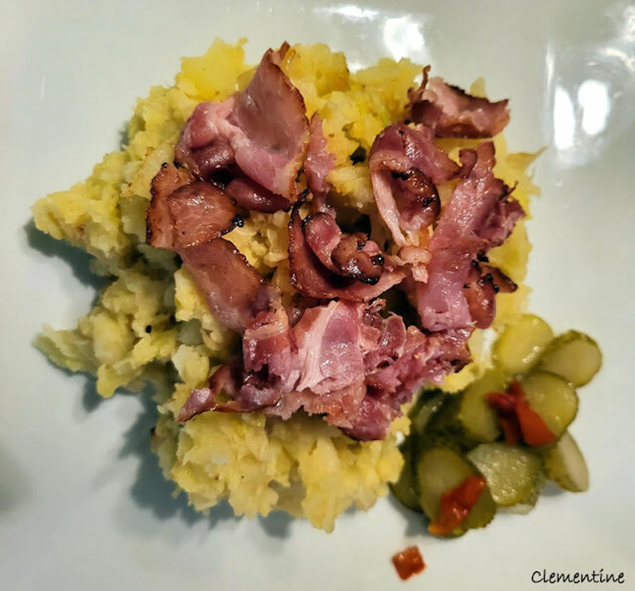 Purée de pommes de terre au chou vert et lardons