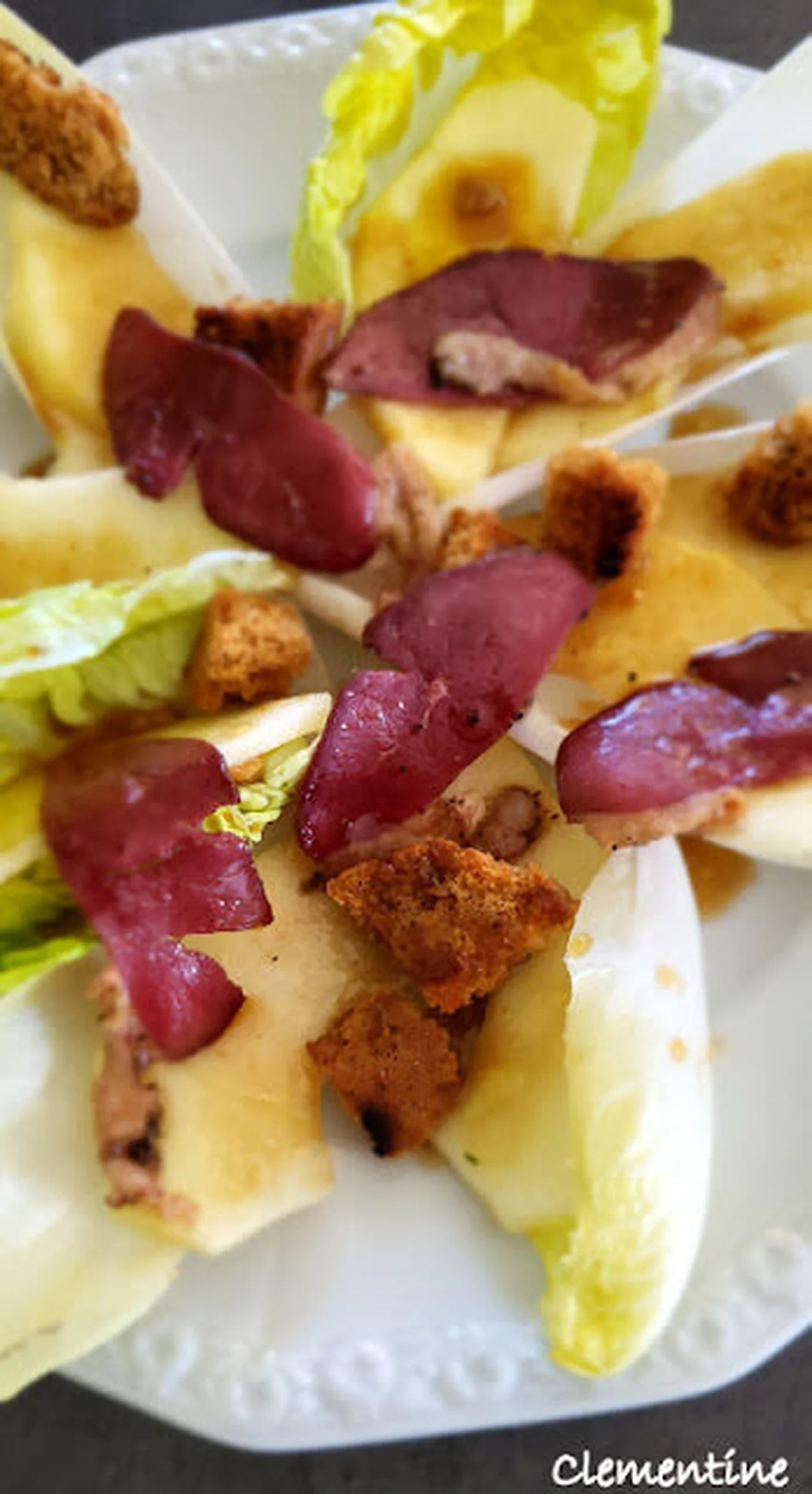 Salade d'endives au magret et au pain d'épices