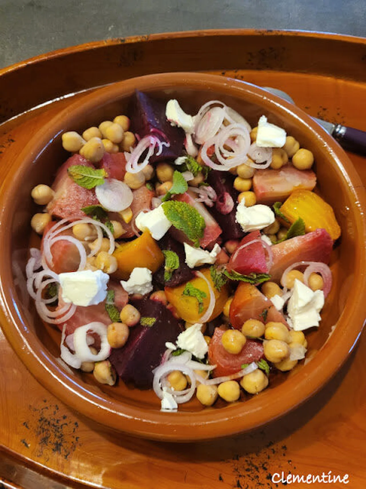 Salade de betteraves rôties à la menthe et la feta