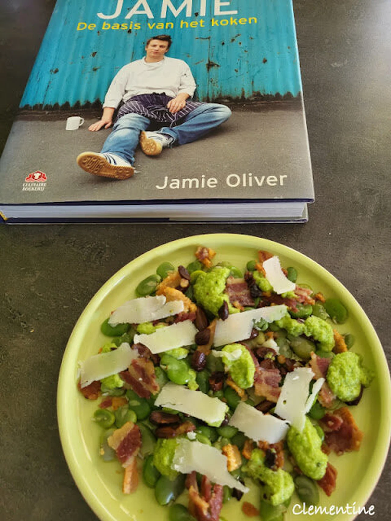 Salade de fèves et pancetta croustillante