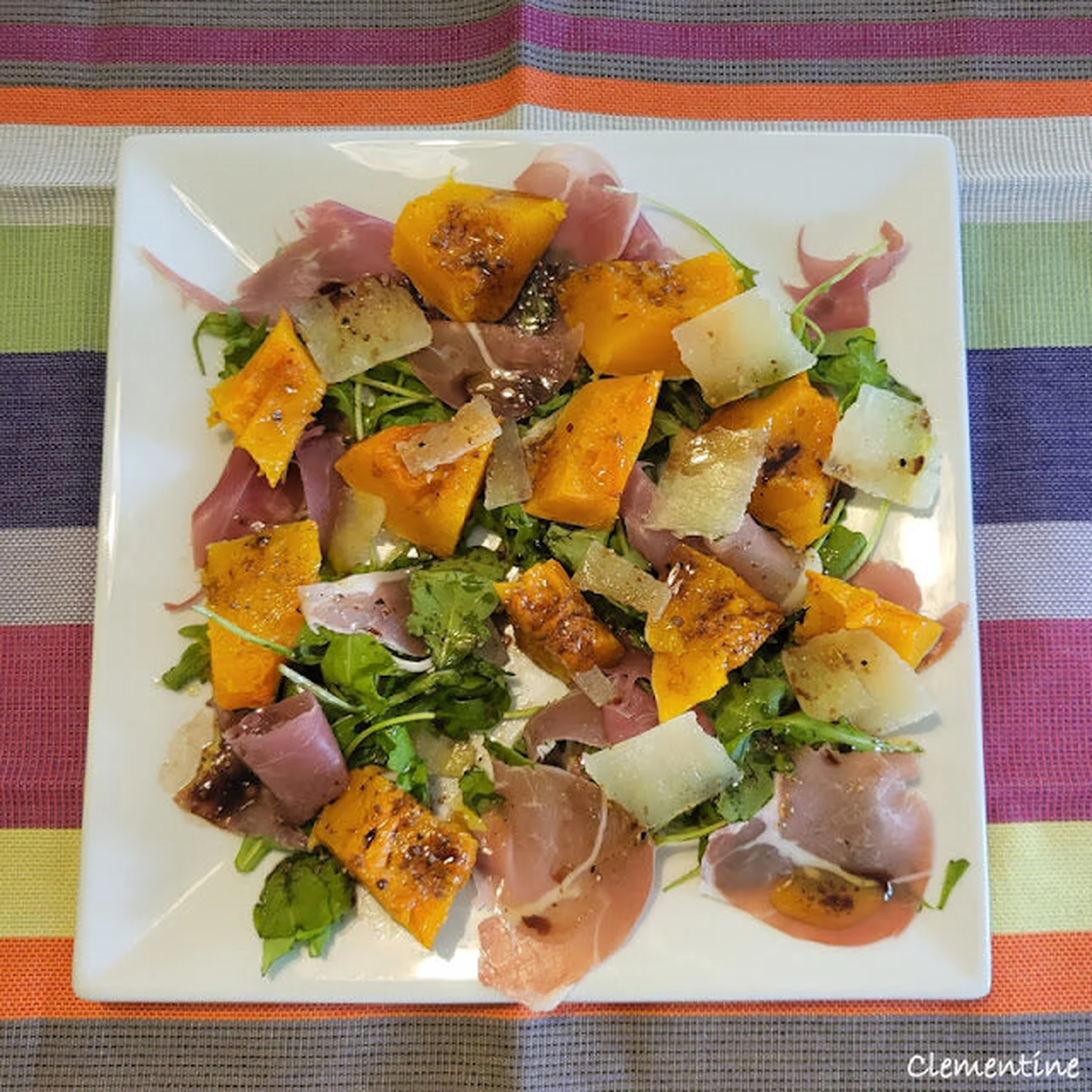 Salade tiède de butternut grillé, jambon et pecorino