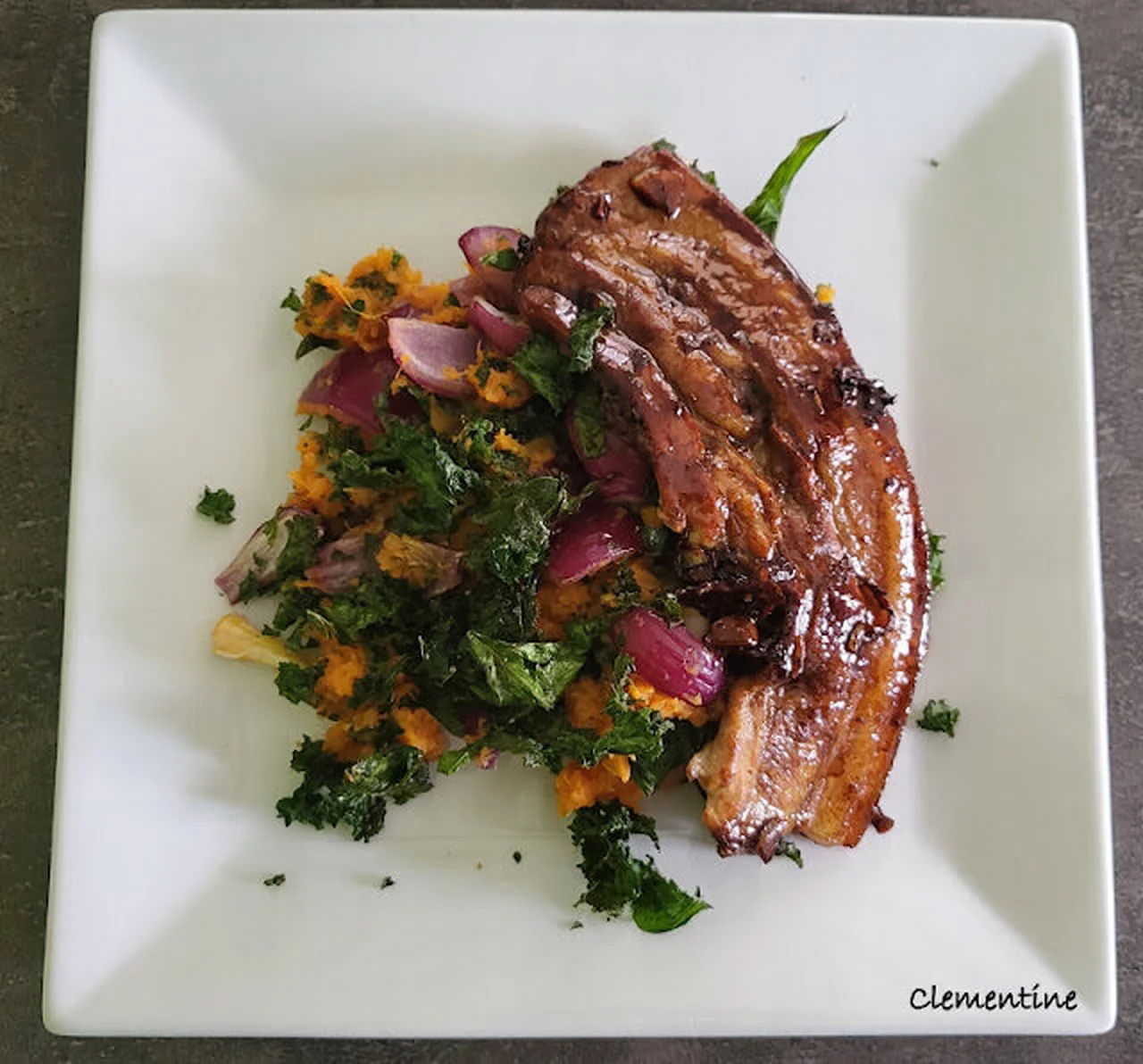 Stamppot chou kale, patates douces et poitrine de porc