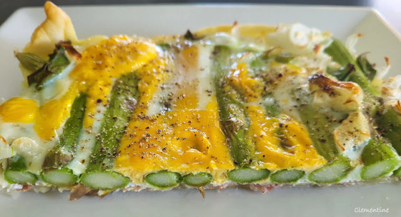 Tarte salée aux asperges, pancetta et œufs