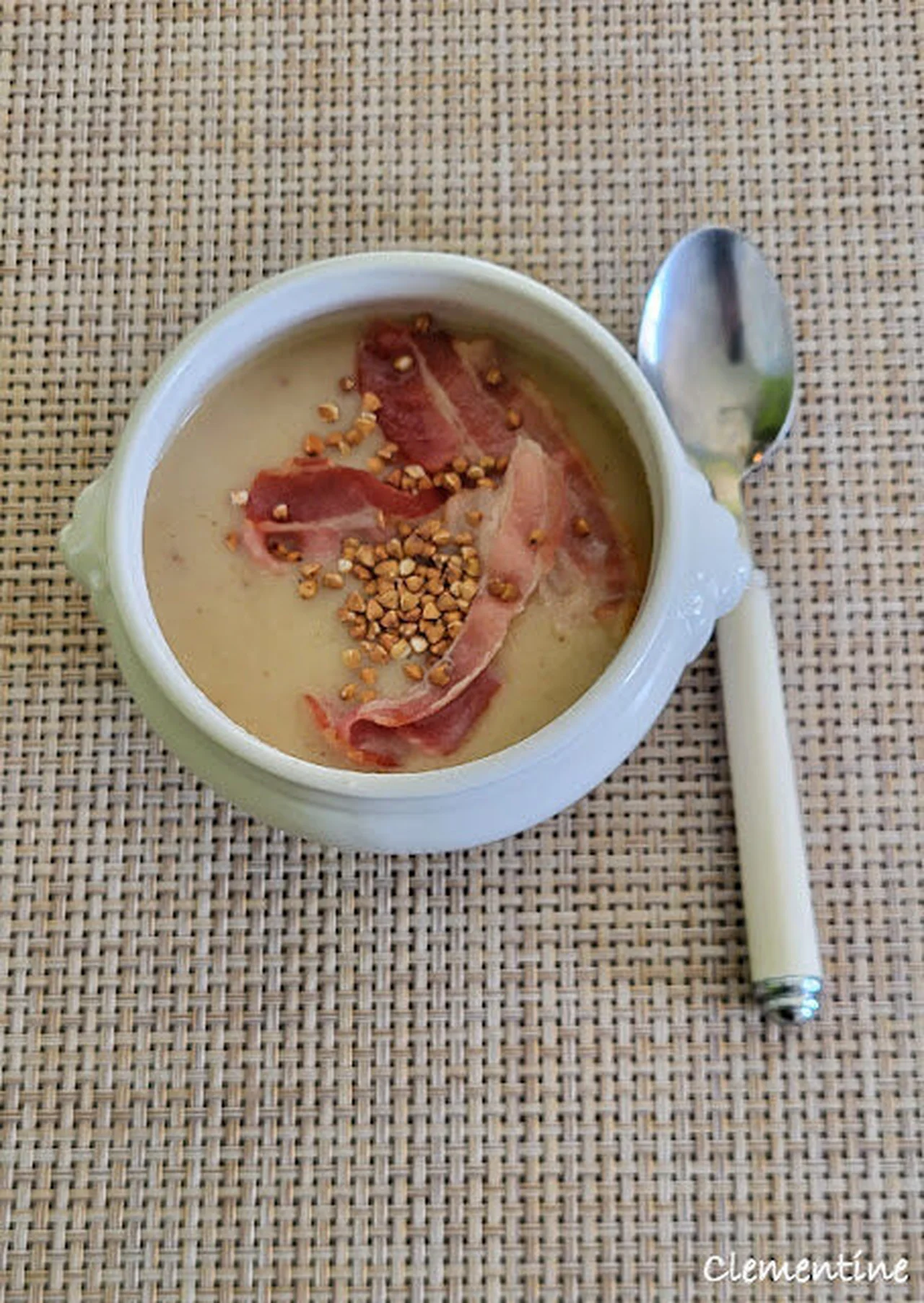 Velouté de céleri au sarrasin grillé