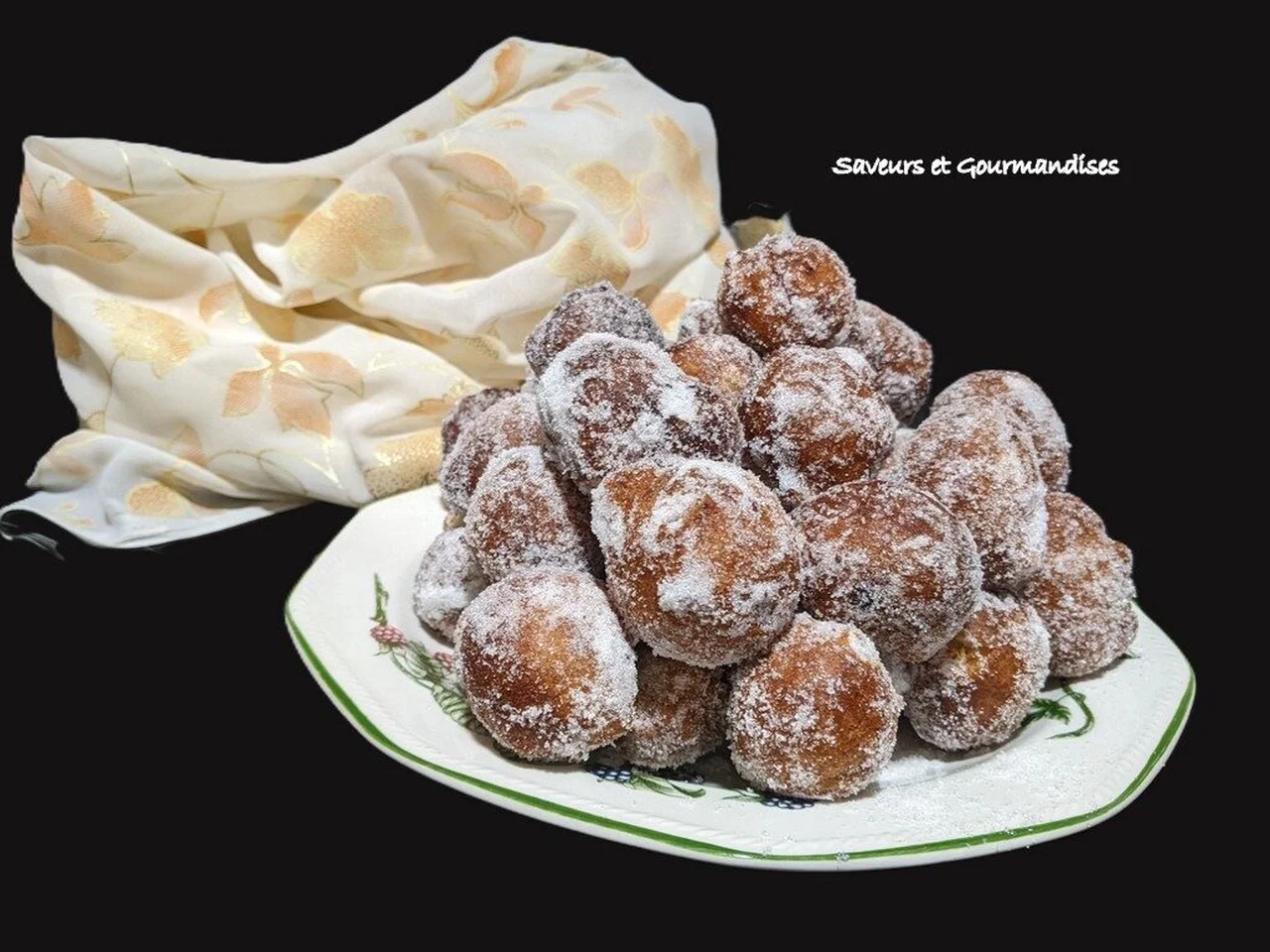 Beignets à la banane et au sucre