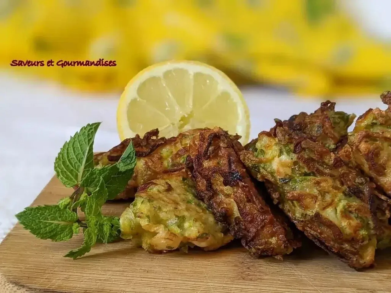 Beignets de courgettes à la grecque Kolokithokeftedes