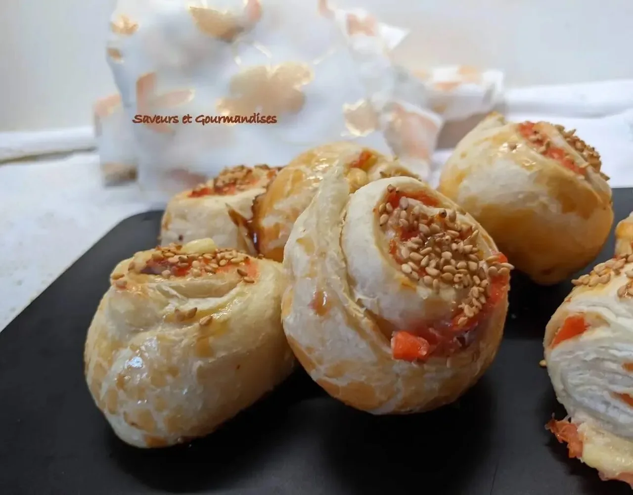 Roulés feuilletés à la truite fumée