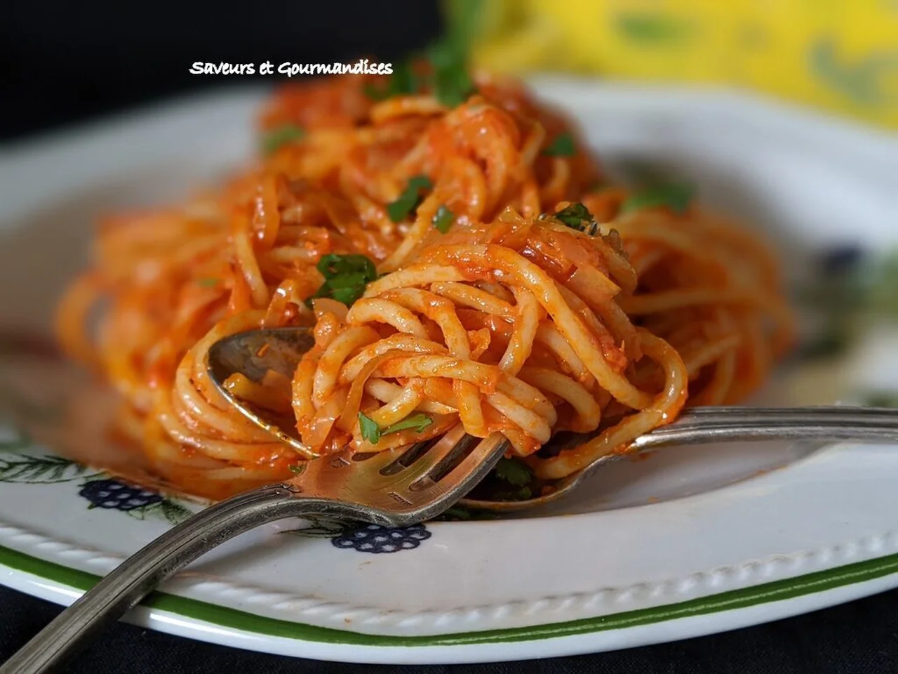 Spaghettis à la crème de poivrons rouges