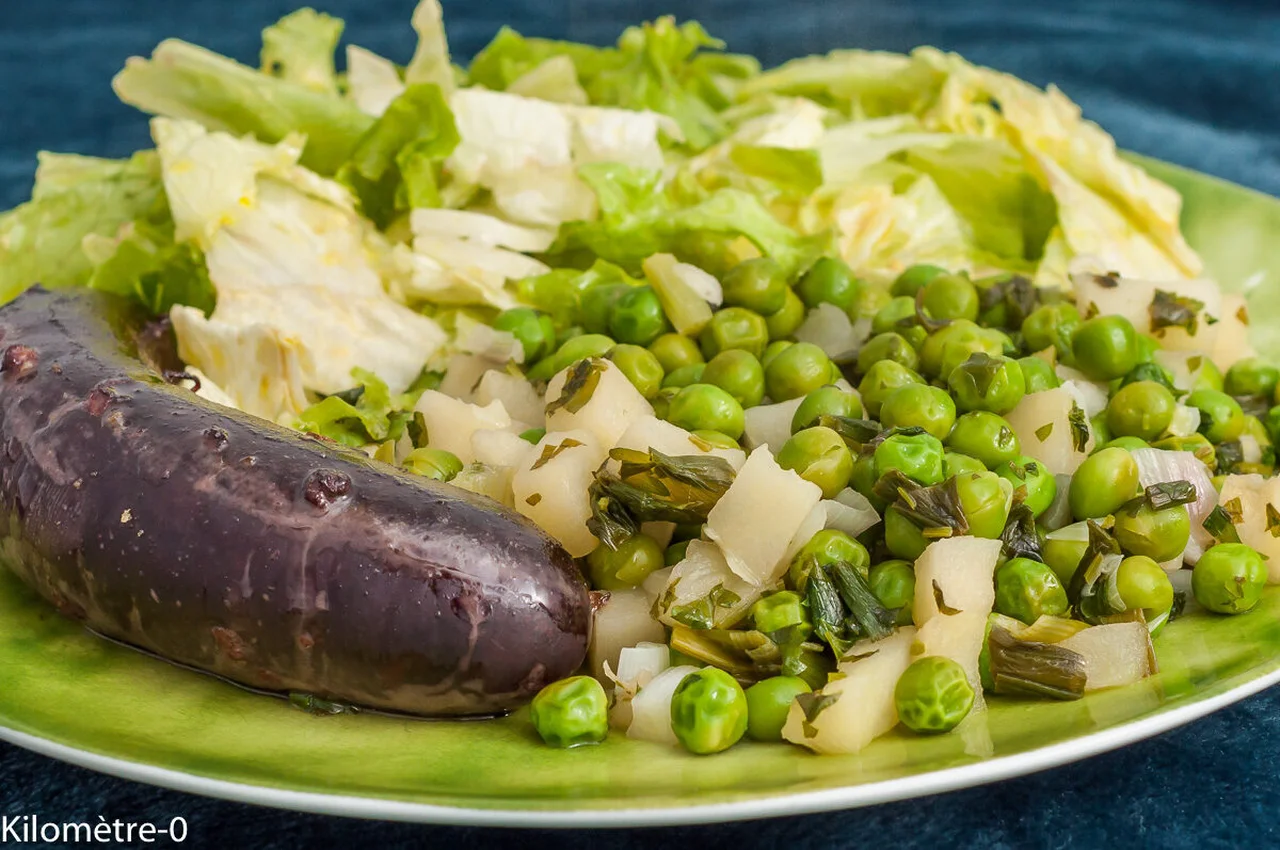 Boudins noirs aux petits pois et aux pommes
