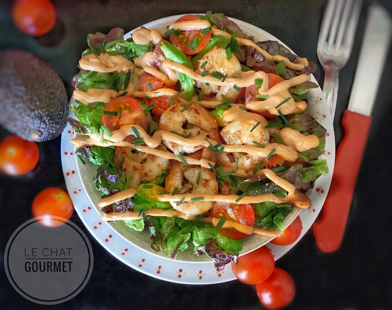 Salade pamplemousse, avocat et crevettes à l'ail