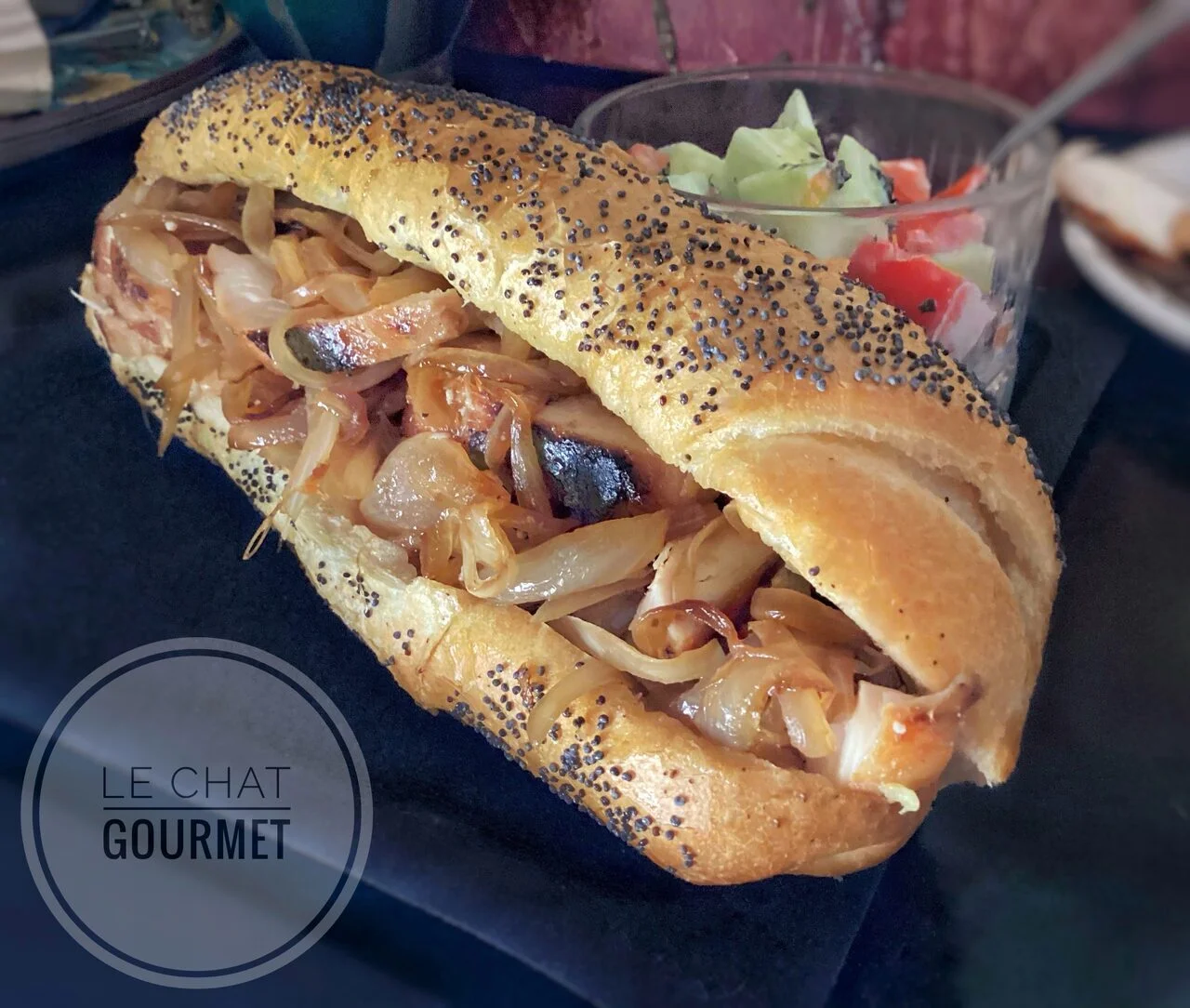 Sandwich poulet oignons caramélisés à l'asiatique