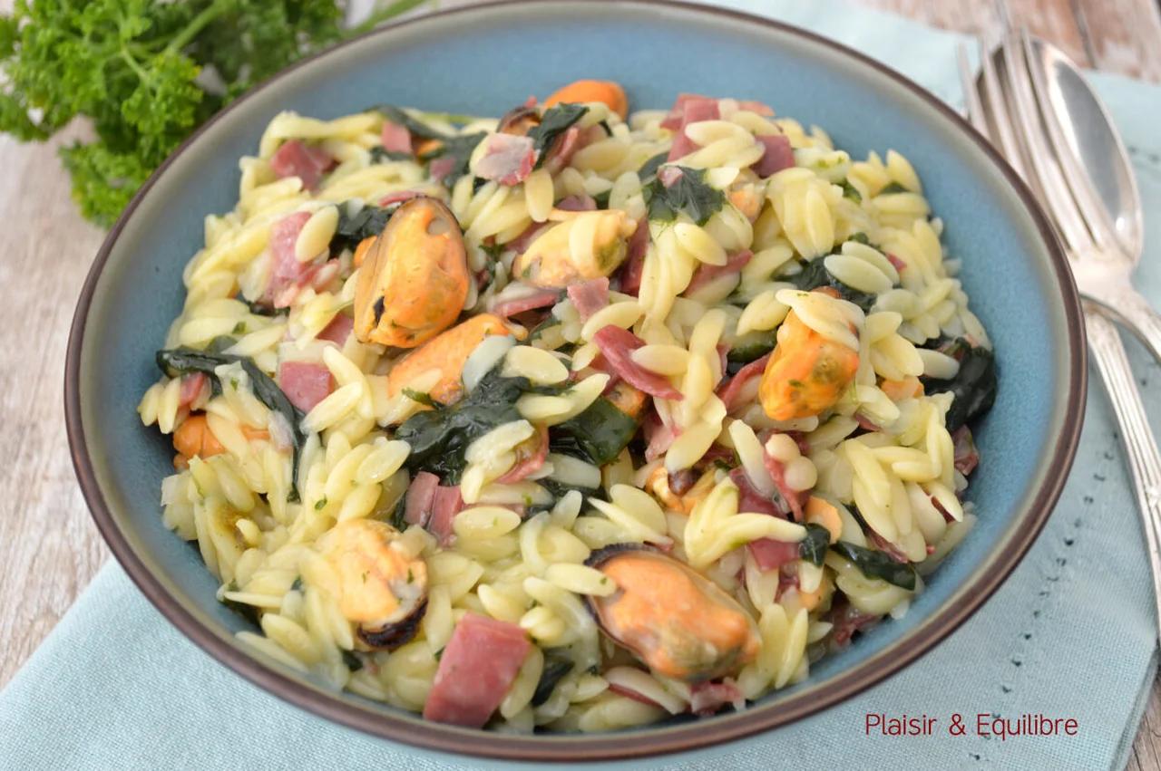 Orzo aux moules, à la coppa et aux épinards