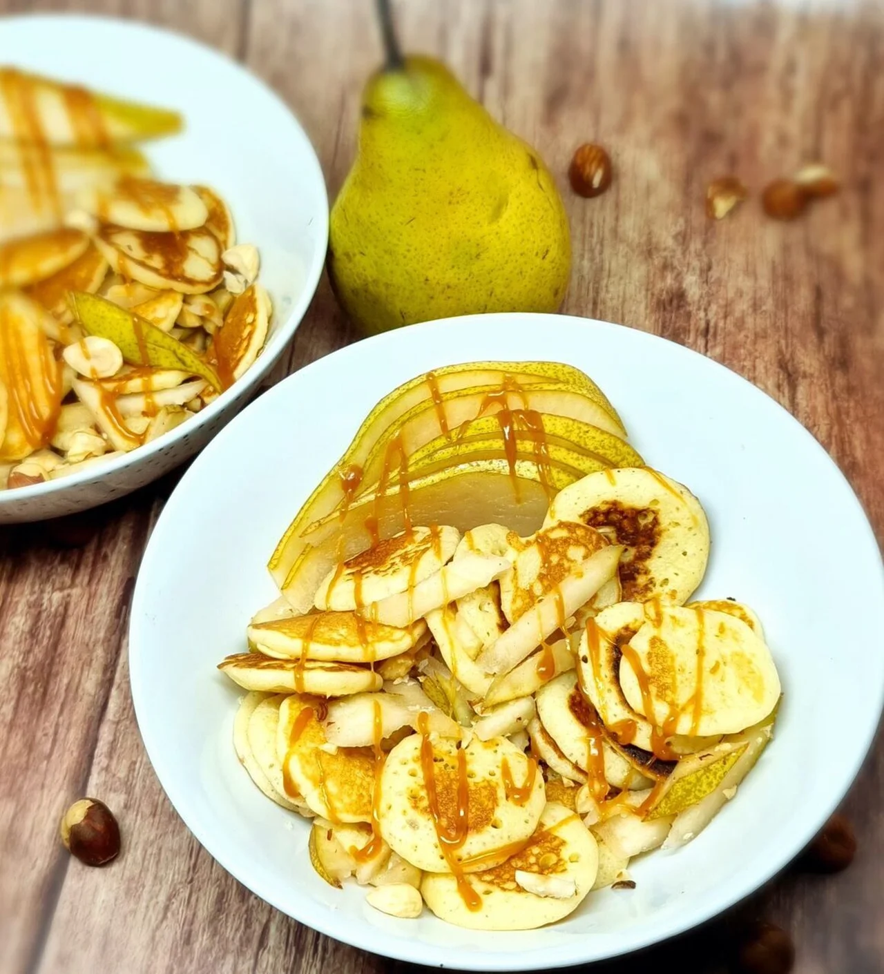 Mini-pancakes poire, noisette et caramel beurre salé