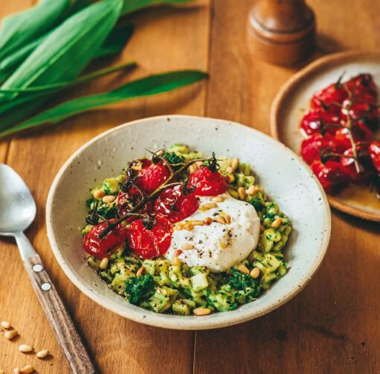 Crozibowl au pesto d'ail des ours et burrata
