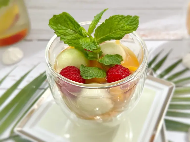 Salade de fruits en verrine, gingembre infusé
