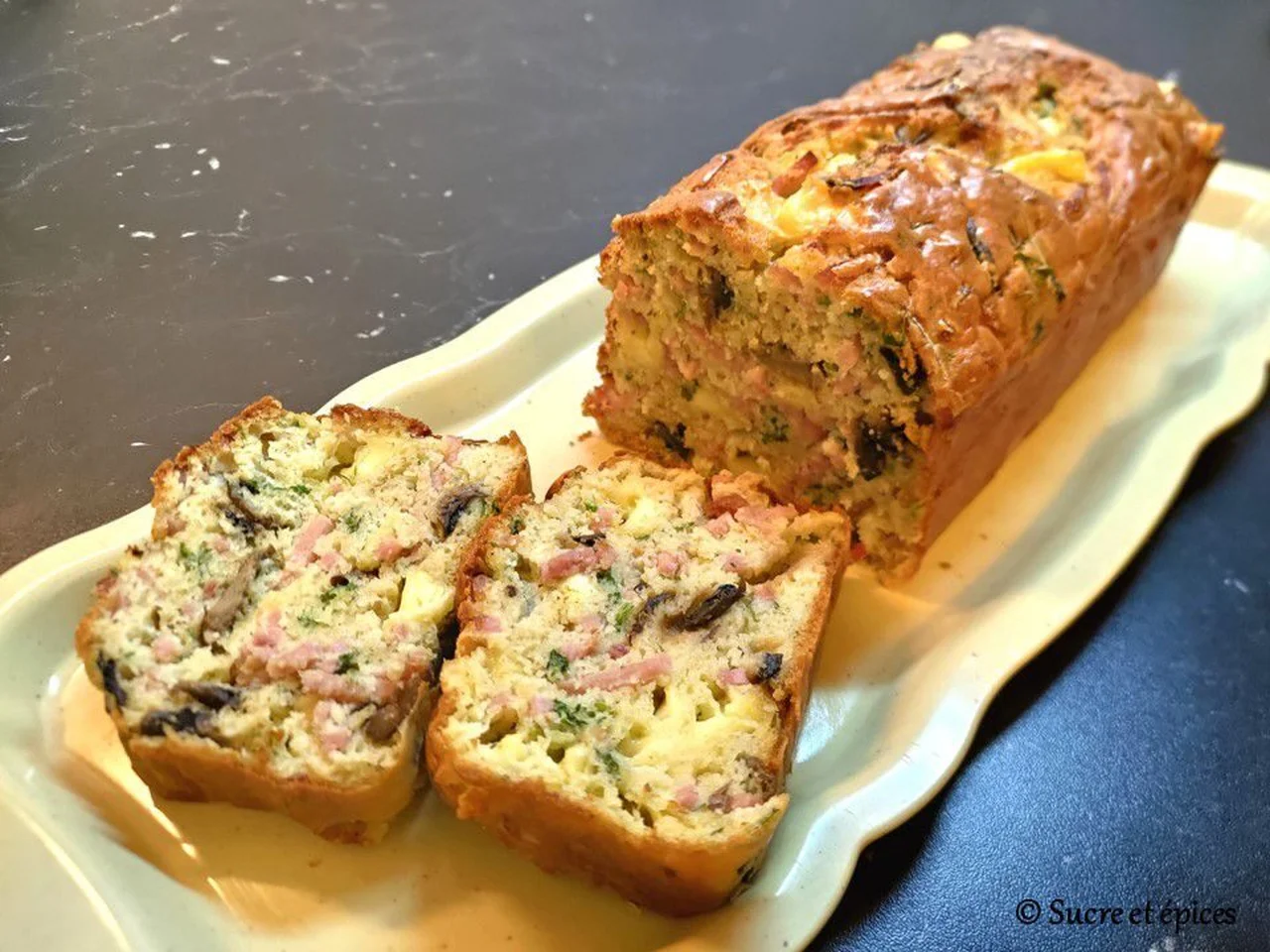 Cake salé jambon, fromage et champignons