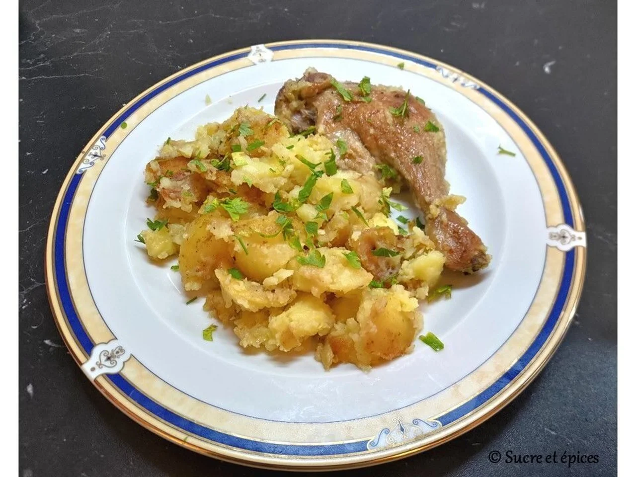 Cuisses et manchons de canard, écrasée de pommes de terre à l'ail