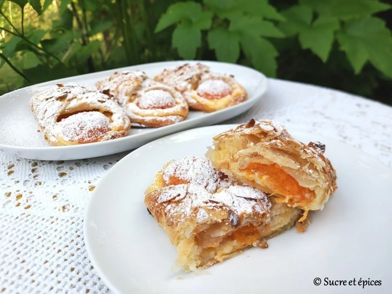 Feuilletés aux abricots à la crème pâtissière