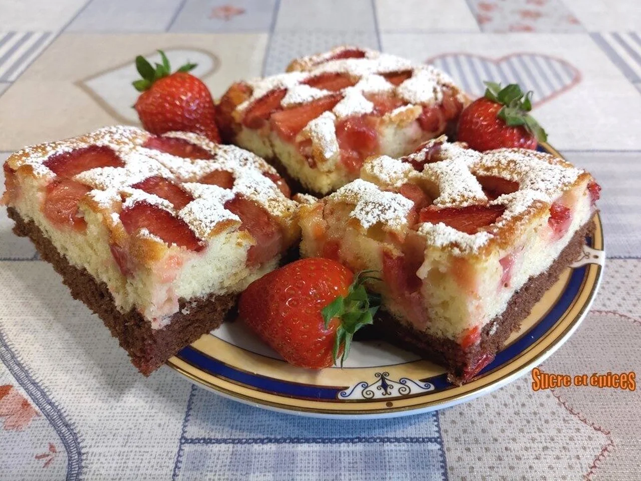 Gâteau bicolore aux fraises