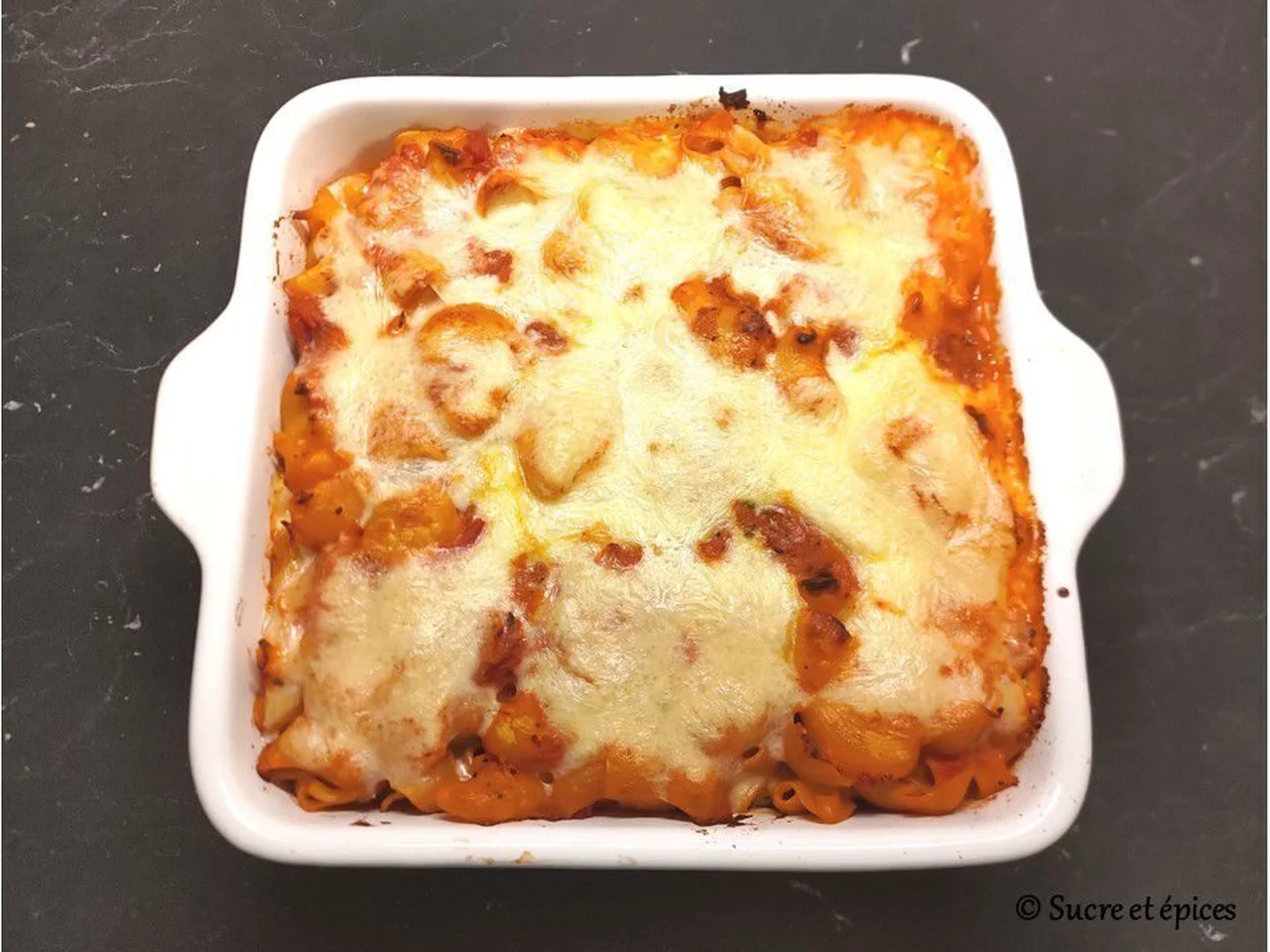 Gratin de pâtes double fromage en sauce tomates